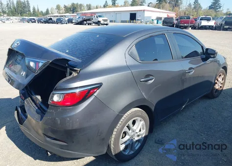 2018 Toyota Yaris Ia z USA, uszkodzony, nr VIN 3MYDLBYV4JY312724